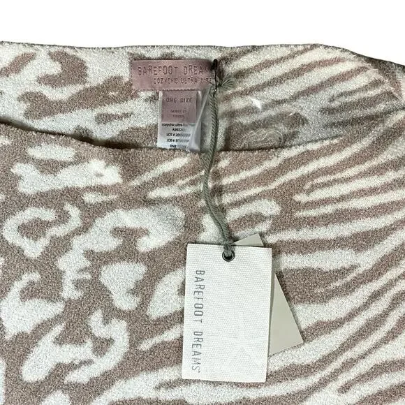 Barefoot Dreams Cozychic UltraLite Animal Print Poncho NWT - OS - Picture 3 of 4